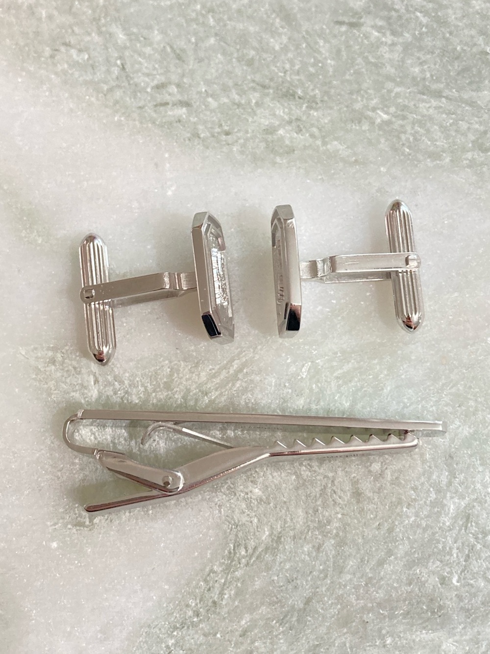 Vintage Burberry Cuff Links + Tie Clip Set - Picture 4 of 7